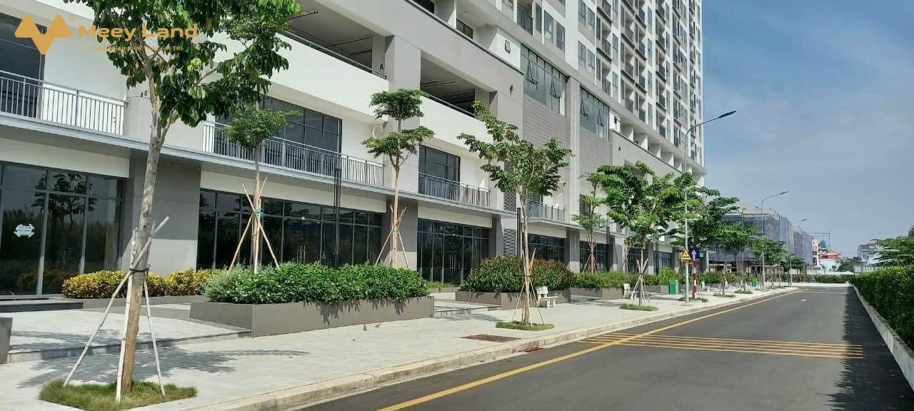 Bán shophouse mặt tiền Nguyễn Lương Bằng Quận 7, diện tích 140m2, 2 tầng, giá chỉ 8 tỷ