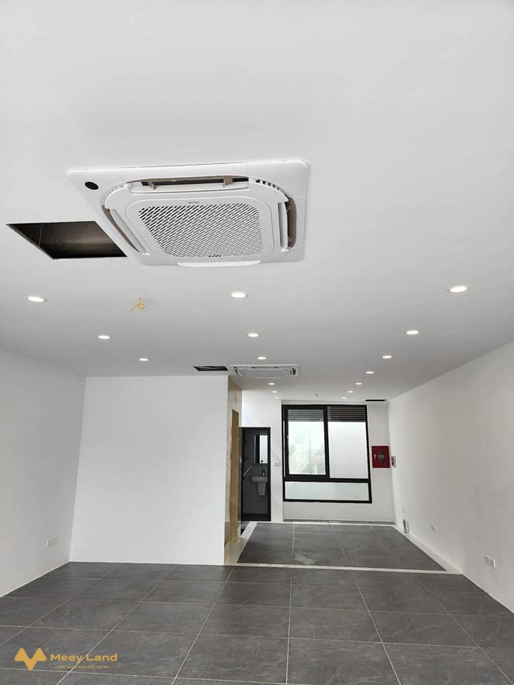 Bán nhà phố Cự Lộc ngay Ngã Tư Sở, 8 tầng, thang máy, hiện đại mới tinh