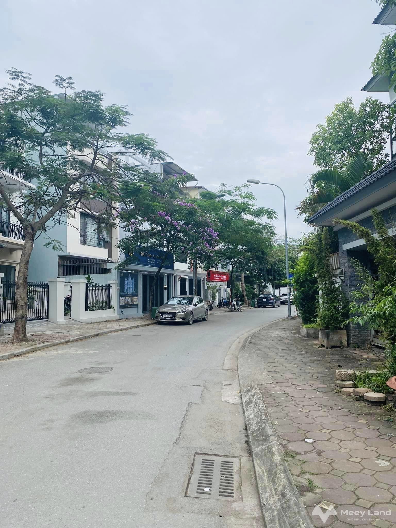 Bán liền kề khu nhà ở quốc hội, Lương Thế Vinh, 6 tầng, thang máy, vừa ở vừa làm văn phòng