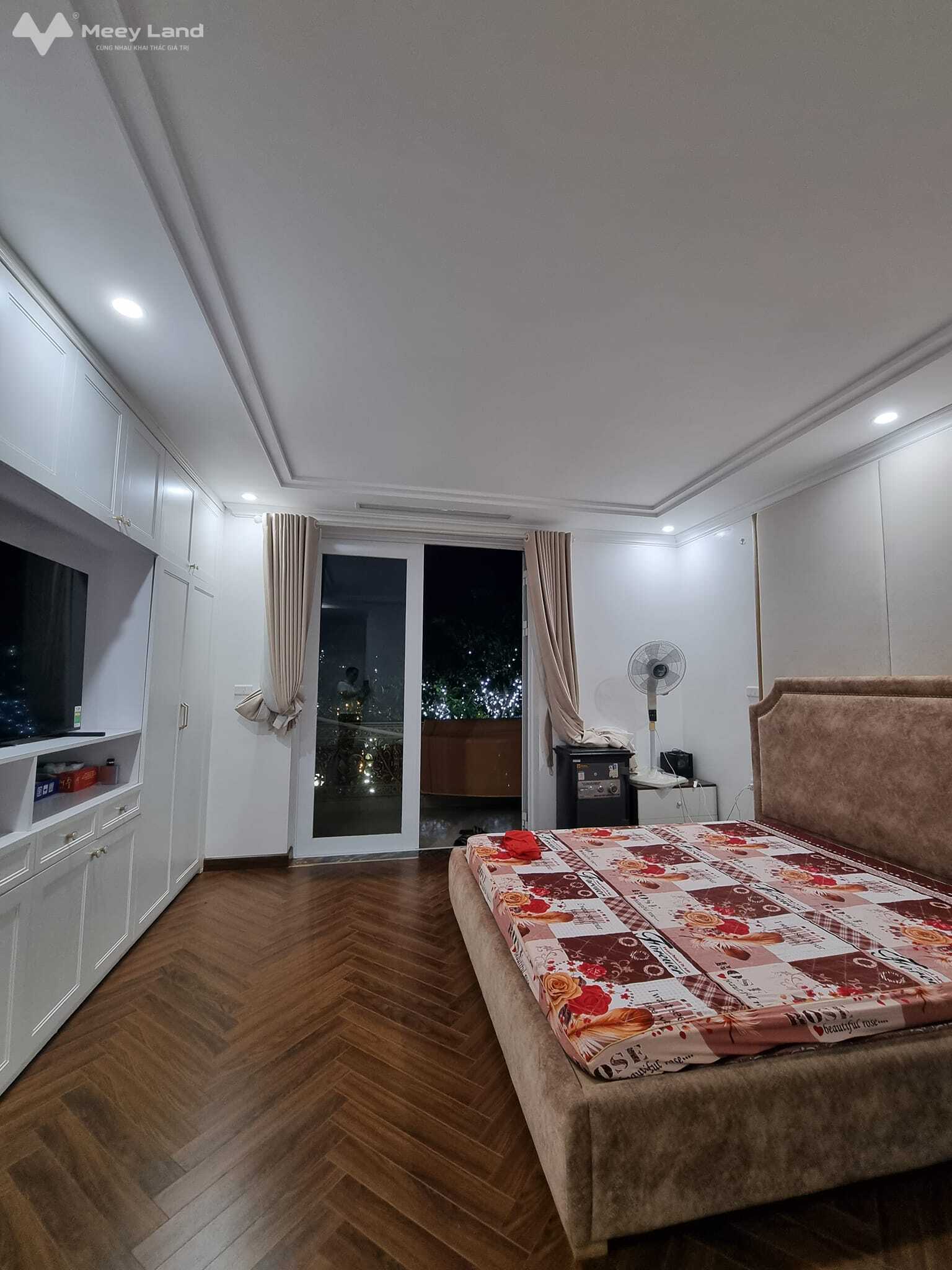 Bán biệt thự Linh Đàm xây mới hiện đại, 4 tầng thang máy, full nội thất