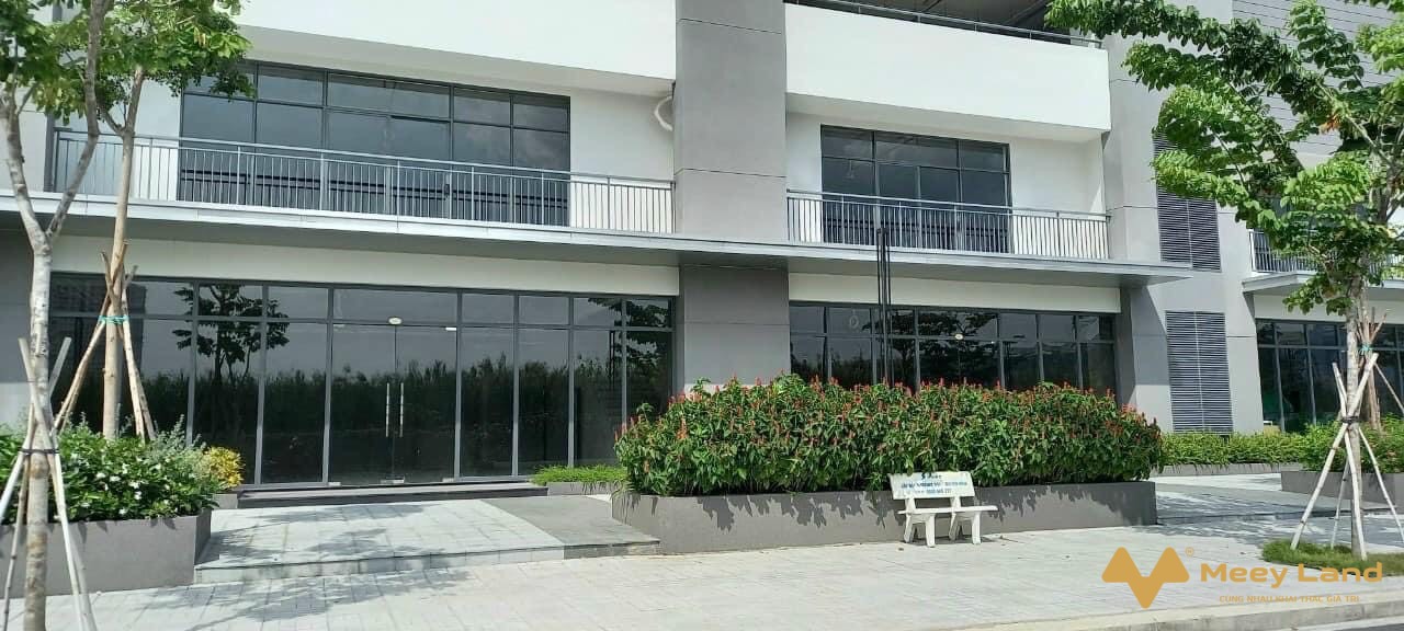 Bán shophouse mặt tiền Nguyễn Lương Bằng Quận 7, diện tích 140m2, 2 tầng, giá chỉ 8 tỷ