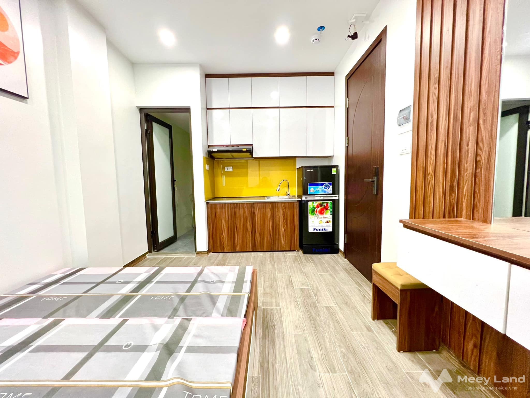 Chung cư mini Nguyễn Ngọc Vũ, 35 phòng full nội thất, cho thuê 200 triệu/ tháng