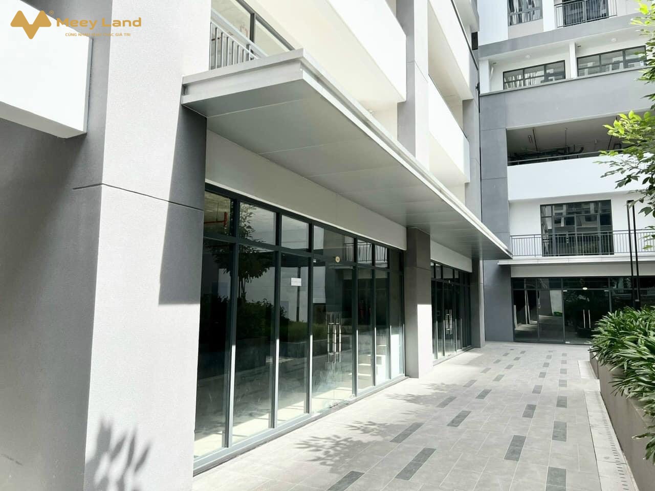 Bán shophouse mặt tiền Nguyễn Lương Bằng Quận 7, diện tích 140m2, 2 tầng, giá chỉ 8 tỷ