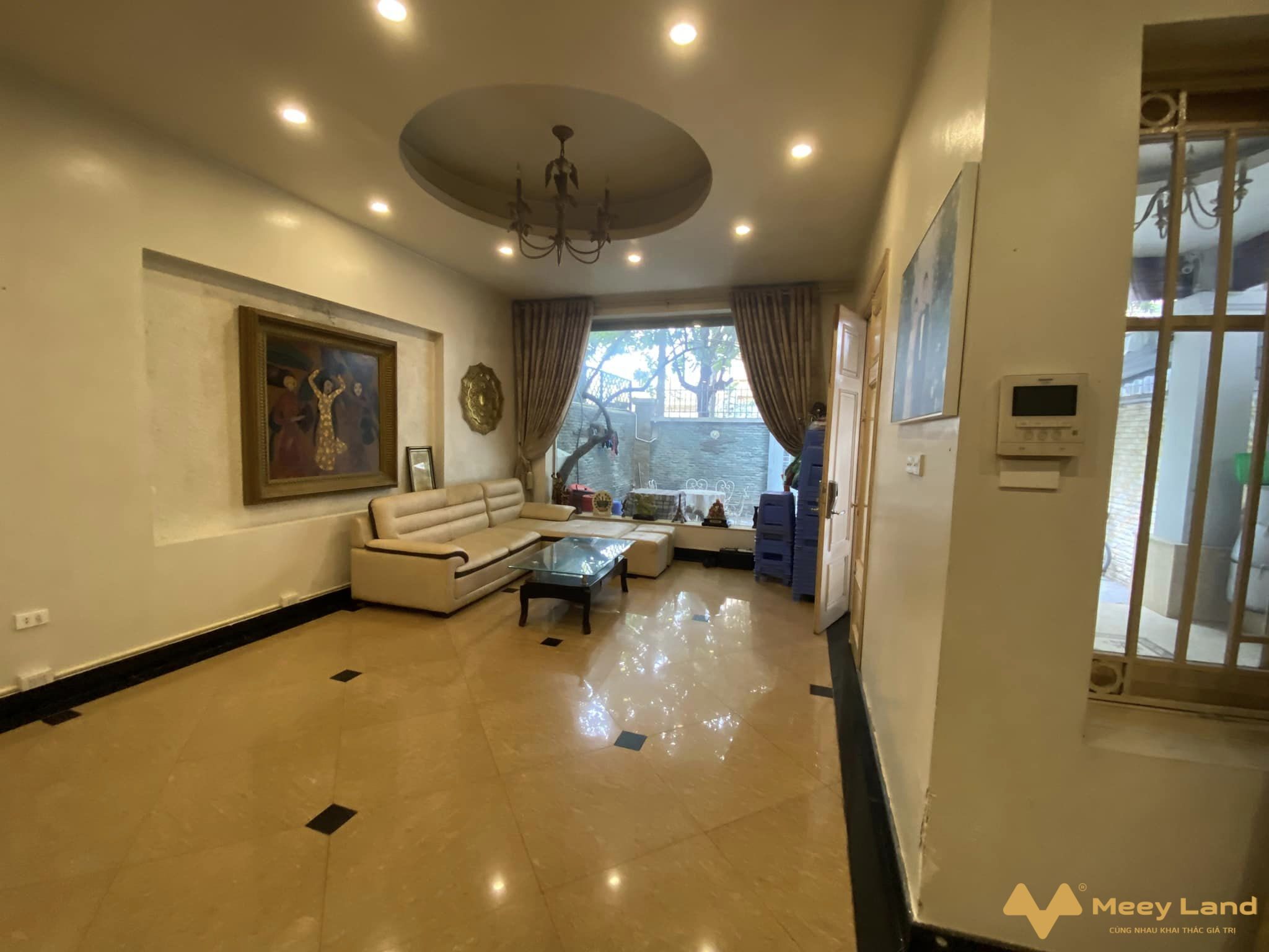 Chính chủ cần bán nhanh căn biệt thự ngay gần công viên Nghĩa Đô, Cầu Giấy