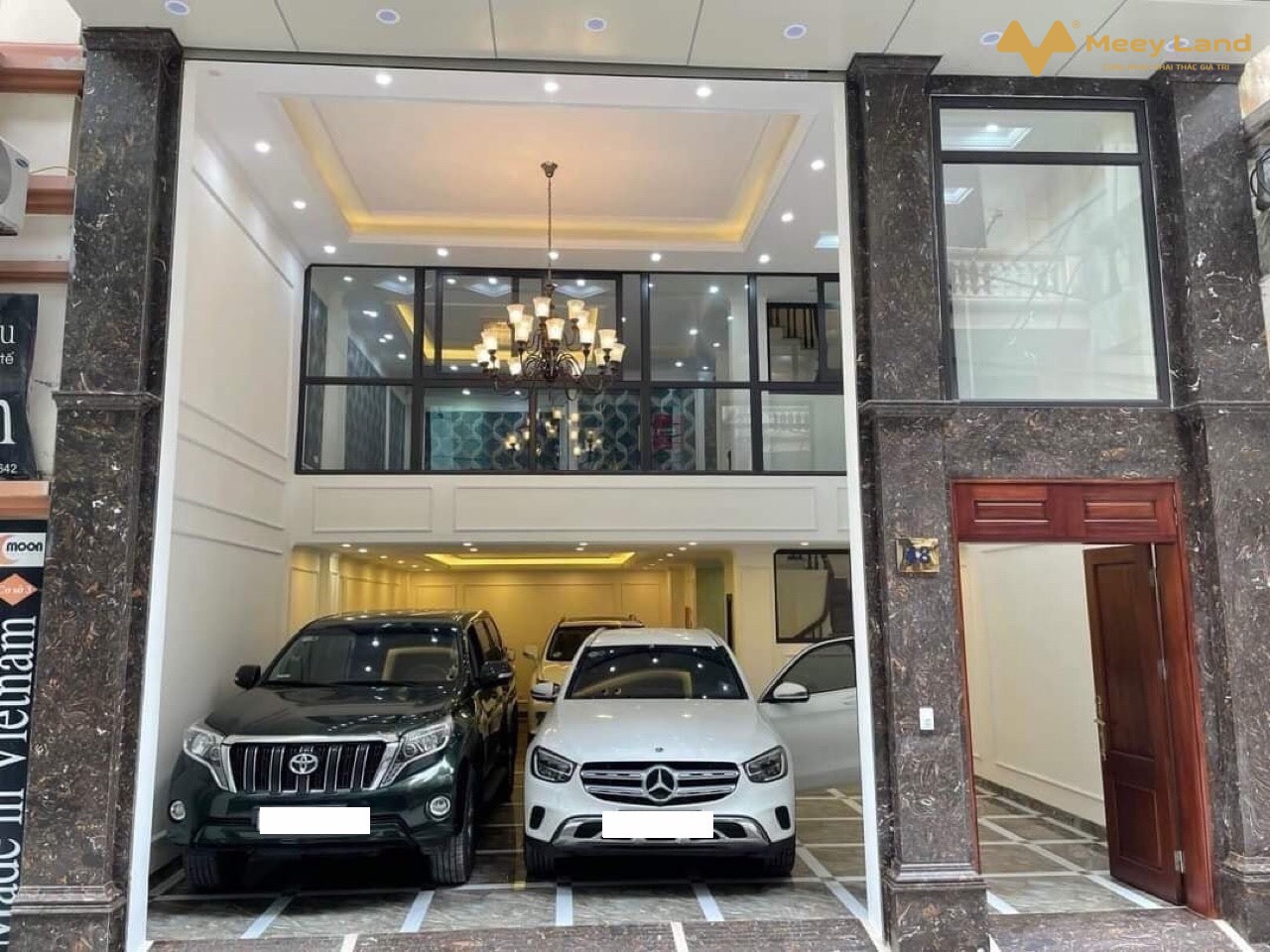 Tòa nhà đa chức năng khu phân lô Hoàng Quốc Việt, Cầu Giấy - 9 tầng thang máy mới