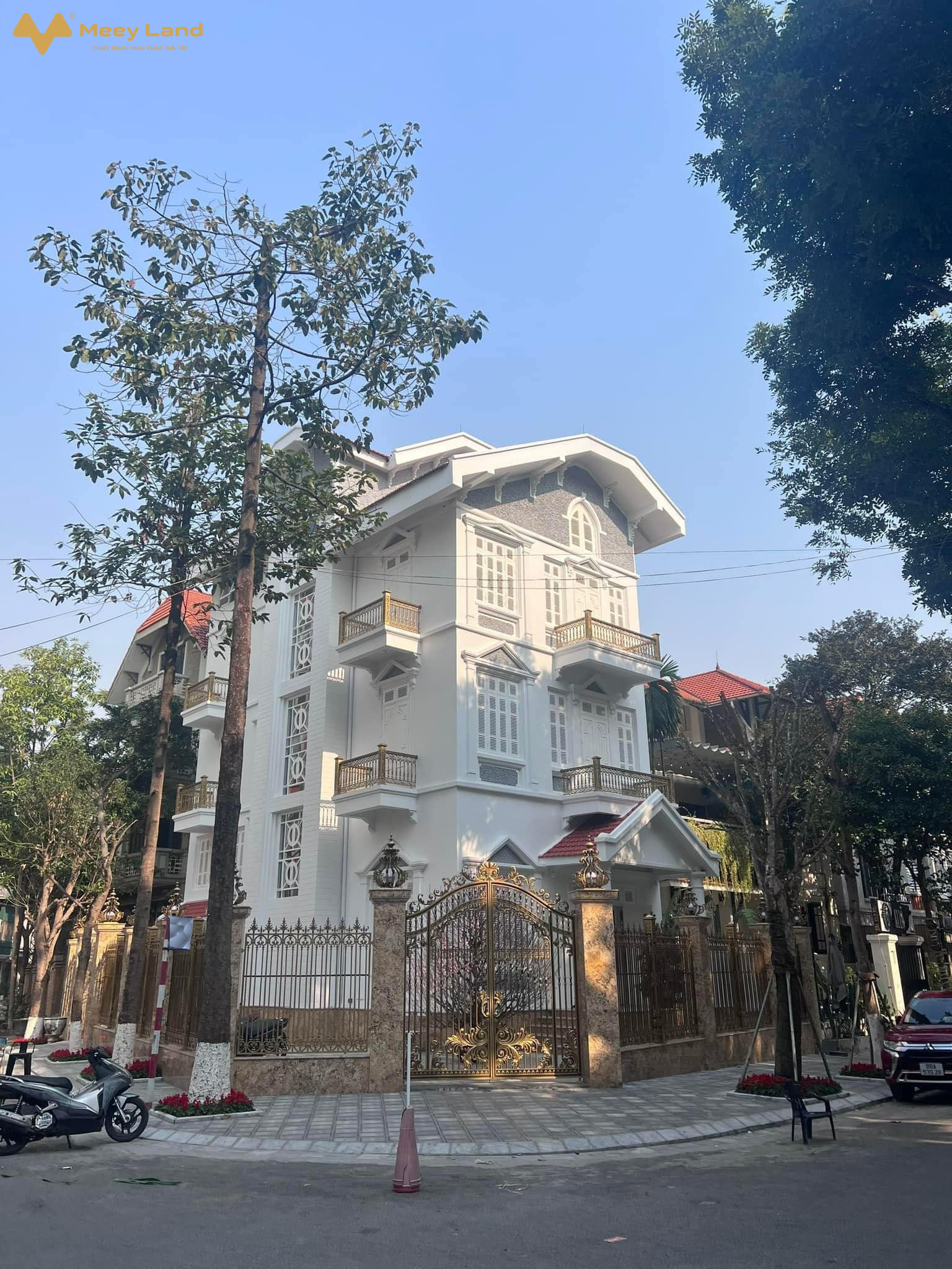 Biệt thự đẳng cấp phố Nam Trung Yên, Cầu Giấy, lô góc 4 mặt thoáng