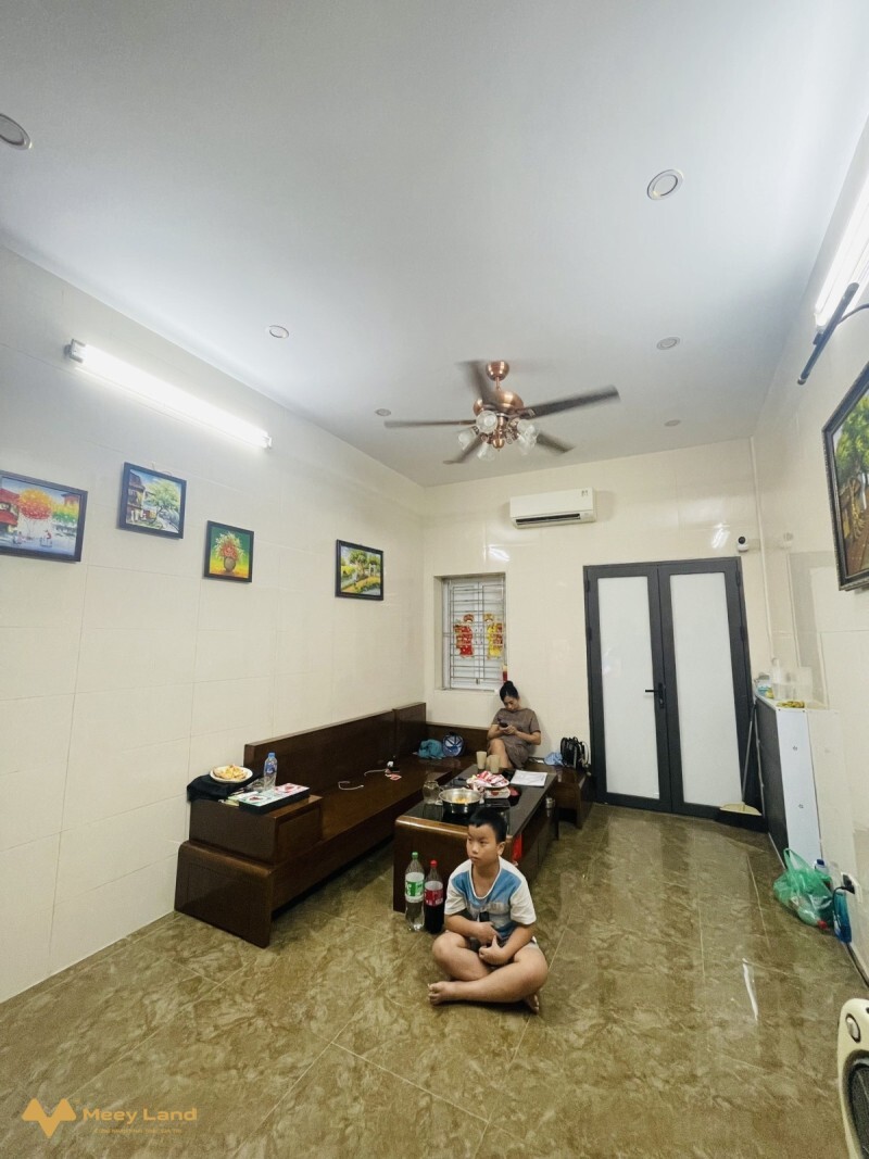 Bán gấp nhà phố Bạch Mai, 70m2, mặt tiền 4,2m, giá 5,2 tỷ