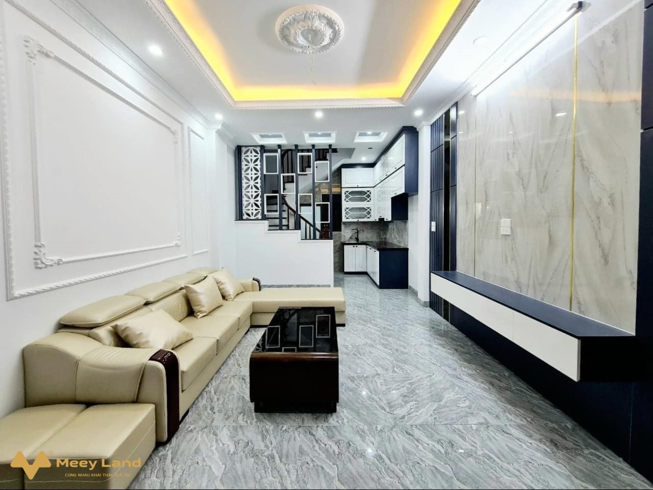 Bán Nhà Vân Canh-gần Mỹ Đình 35M 5Tầng-Ôtô đỗ gần-Nội thất đẹp-nhà thoáng mát+ Nhà Xây mới thiết kê: 5 Tầng : 4 phòng ngủ, 3 nhà tắm, 4 wc, sân phơi, gian thờ.- Nhà full nội thất mới, đầy đủ công năng sử dụng,anh chị chuyển đồ ở luôn.- Ngõ trước nhà rộng hơn 2.5 m thoáng, trải gạch đỏ cao ráo sạch sẽ.- Chỉ 15m ra đường lớn, ô tô đỗ tránh nhau, kinh doanh.- Khu xung quanh, văn minh, an ninh yên tĩnh, dân trí.- Tiện ích đầy đủ: gần chợ, trung tâm mua sắm các mặt hàng, trường học các cấp.- Chỉ 50m có bãi đô ô tô ngày đêm, an ninh.- Giao thông thuận tiện đường lớn:  QL 70,  Mỹ Đình, Trịnh Văn Bô, phố Nhổn, Cầu Diễn.- Gần Mỹ Đình, Hà Đông, An Khánh, Thanh Xuân, Cầu Giấy bán kinh 3-5km.- Hô trợ vay ngân hàng để mua nhà nhanh gọn lãi suất thấp nhất.- Giá nhà : 2 tỷ 700 triệu ( bao chí phí chuyển nhượng).Chi tiết liên hệ: Văn Vượng –   033-388- 1623 (zalo).- Tư Vấn Chuyên Bán Nhà Đất Bắc- Nam Từ Liêm- Hoài Đức từ 2 tỷ - 4 tỷ,nhà xây mới, nhà dân cũ cần bán,ngõ rộng Ô TÔ, Kinh Doanh, Tiện ích.Xin chân thành cảm ơn.