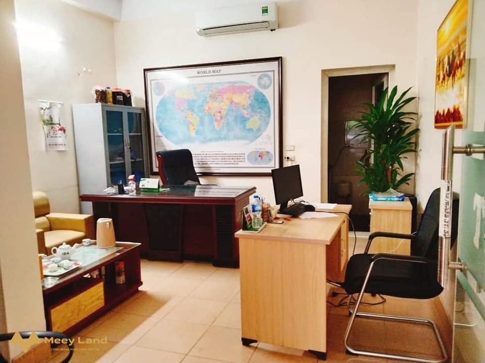 Bán Biệt Thự LK Vigracera Đại Mỗ, Nam Từ Liêm 78M 4 Tầng- kinh doanh-Văn Phòng- Đường trước nhà rất rộng, 3 oto tải tránh nhau được, vỉa hè 5m. Oto đỗ trước nhà thoải mái cả ngày đêm.- Nhà 4 tầng Thiết kế gara oto rộng để 2 con xe 7 chỗ  thoải mái . Nhà không xây 2 mặt thoáng trước sau.- Tầng 1: gara để xe, phòng khách , bếp ăn.- Tầng 2 + 3: mỗi tầng 2 phòng ngủ.- Tầng 4:  Phòng thờ, sân phơi. - Sổ đỏ vuông vắn sẵn sàng giao dịch.- Ngay đường lớn: Sa Đôi, QL 70, FLC, Tố Hữu, Hà Đông.-	Giá nhà: 9 tỷ 500 triệu ( bao chi phí chuyển nhượng , thương lượng).-	Anh Chị quan tâm lh : 033-388- 1623. ( có zalo)