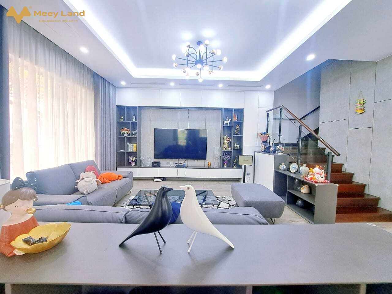 Biệt thự sân vườn đẳng cấp The Manor Central Park, lô góc 3 thoáng, hoàn thiện full nội thất xịn sò