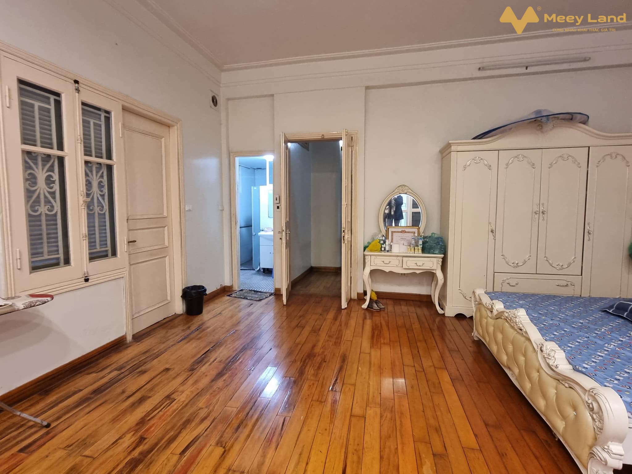 Chính chủ cần bán nhanh căn biệt thự ngay gần công viên Nghĩa Đô, Cầu Giấy