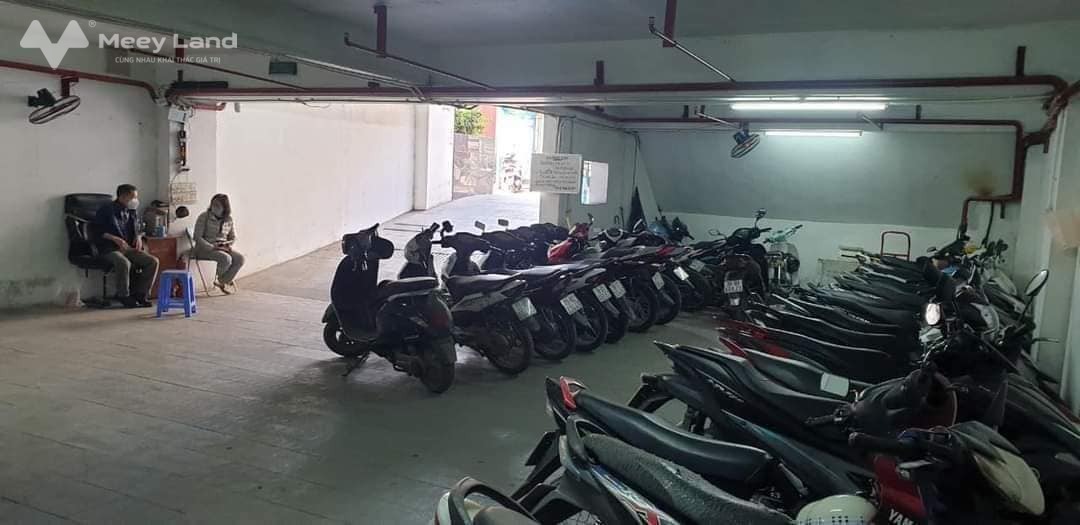 Tòa nhà văn phòng 7 tầng thang máy phố Phú Diễn lô góc, mặt phố kinh doanh sầm uất