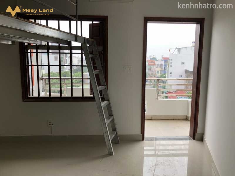 Phòng trọ gác lửng ban công chữ L, siêu thoáng mát ngay Long Trường, quận 9