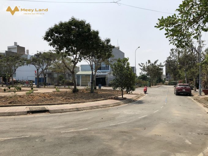 Kẹt tiền cần bán gấp lô đất đường Nguyễn Xiển, quận 9, diện tích 80m2, giá 2,1 tỷ