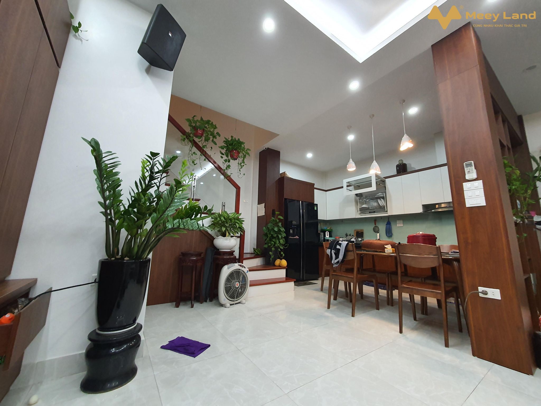 Bán nhà phố Lê Thanh Nghị 64m2, 4 tầng, mặt tiền 7m, giá 10,5 tỷ