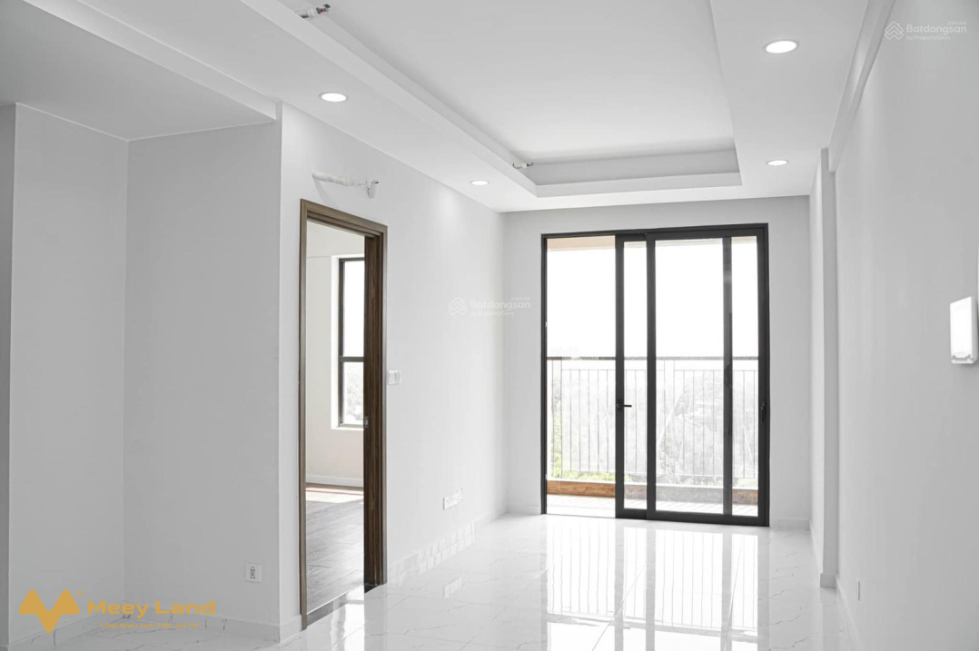 Cần bán gấp căn 2 phòng ngủ Opal Skyline, giá 2.3 tỷ full phí VAT, 65m2