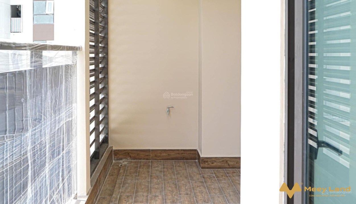 Cần bán gấp căn 2 phòng ngủ Opal Skyline, giá 2.3 tỷ full phí VAT, 65m2