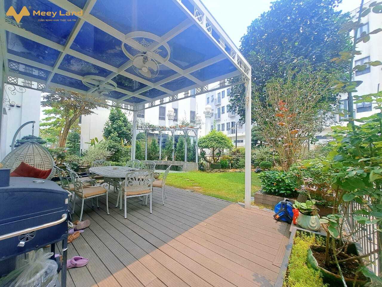 Biệt thự sân vườn đẳng cấp The Manor Central Park, lô góc 3 thoáng, hoàn thiện full nội thất xịn sò