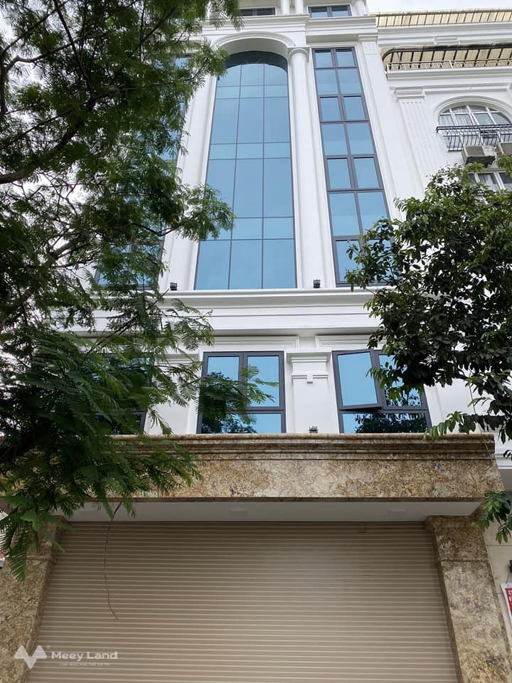 Bán tòa nhà 9 tầng, thang máy mới tinh, mặt phố Quan Hoa, Cầu Giấy