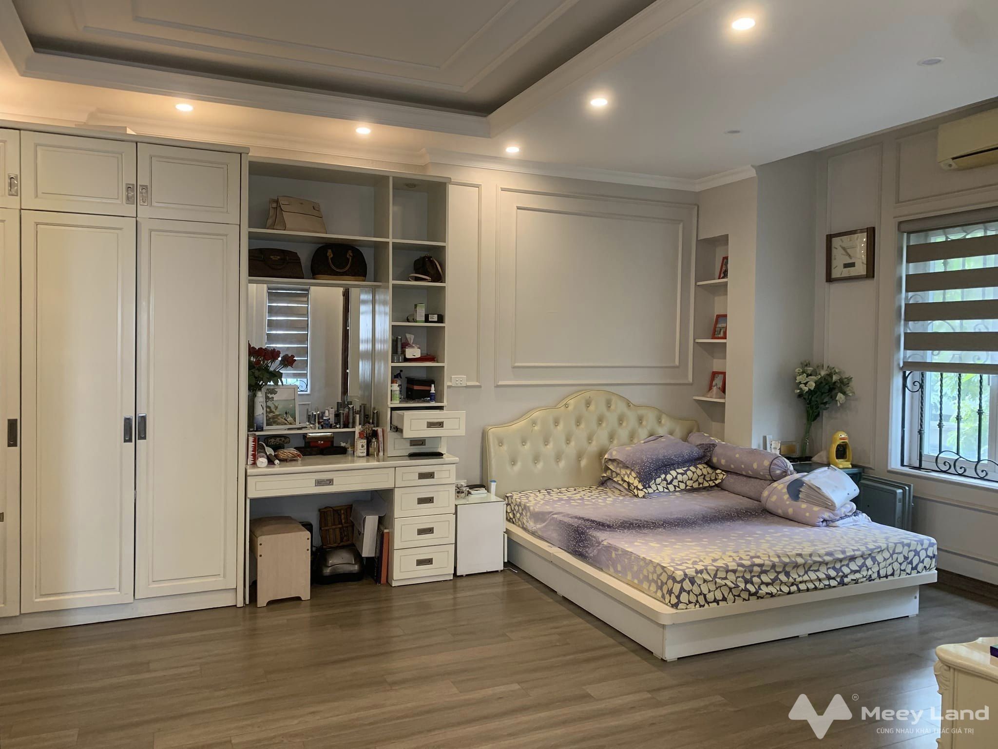 Bán biệt thự khu đô thị Văn Phú, Hà Đông, full nội thất sang trọng, đẳng cấp gần công viên