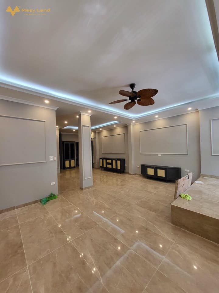 Nhà phố Nguyễn Thị Định, vị trí trung tâm Cầu Giấy, 6 tầng thang máy, có hầm, đẹp long lanh