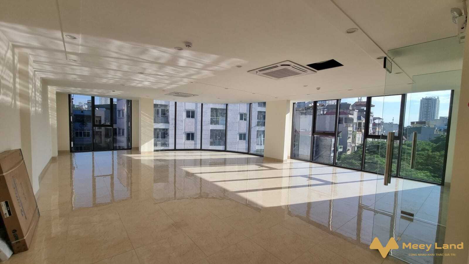 Trung tâm Mỹ Đình, 8 tầng, thang máy, lô góc, 2 mặt tiền rộng, đường trước nhà ô tô tránh