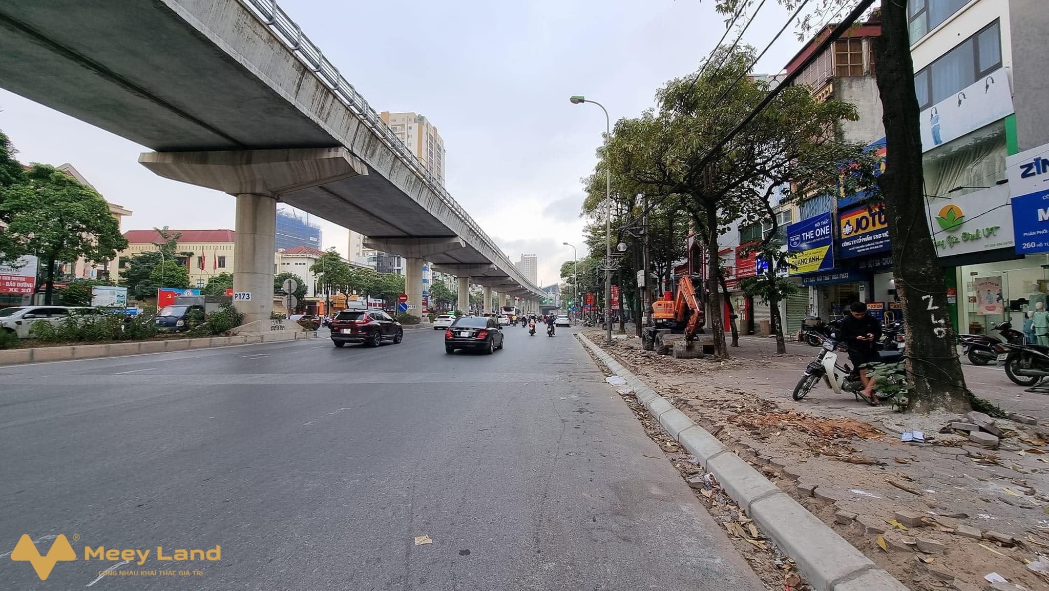 Bán nhà mặt phố Hồ Tùng Mậu, 98m2, 6 tầng, thang máy, vị trí đắc địa, kinh doanh sầm uất