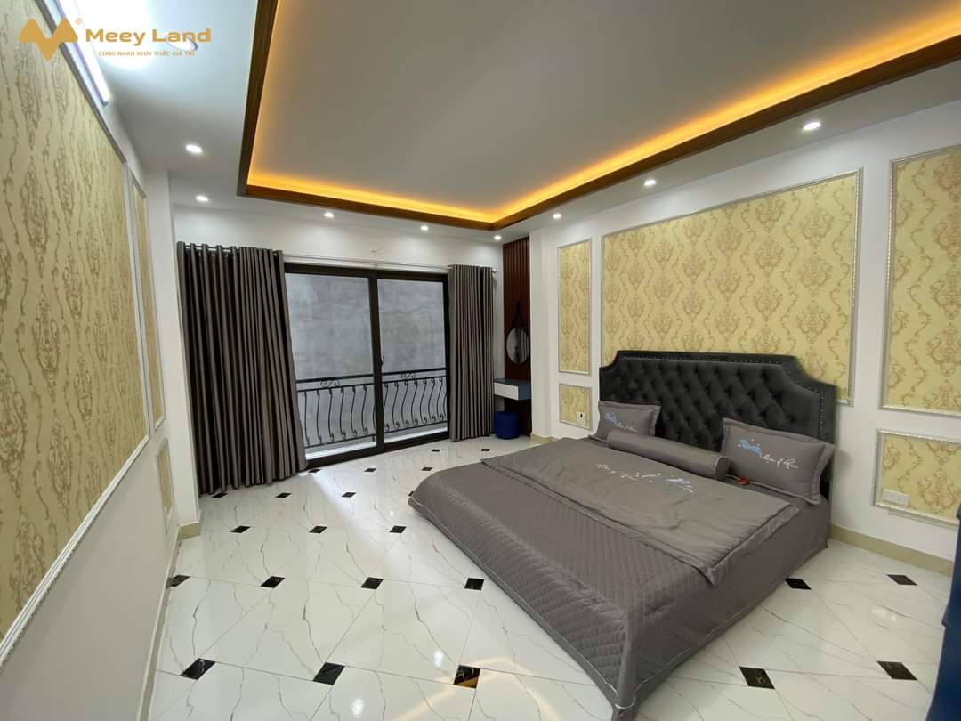 Bán nhà đẹp Xuân Phương, phố Trịnh Văn Bô, 35m2, 5 tầng, nội thất đẹp, ô tô đỗ sát nhà