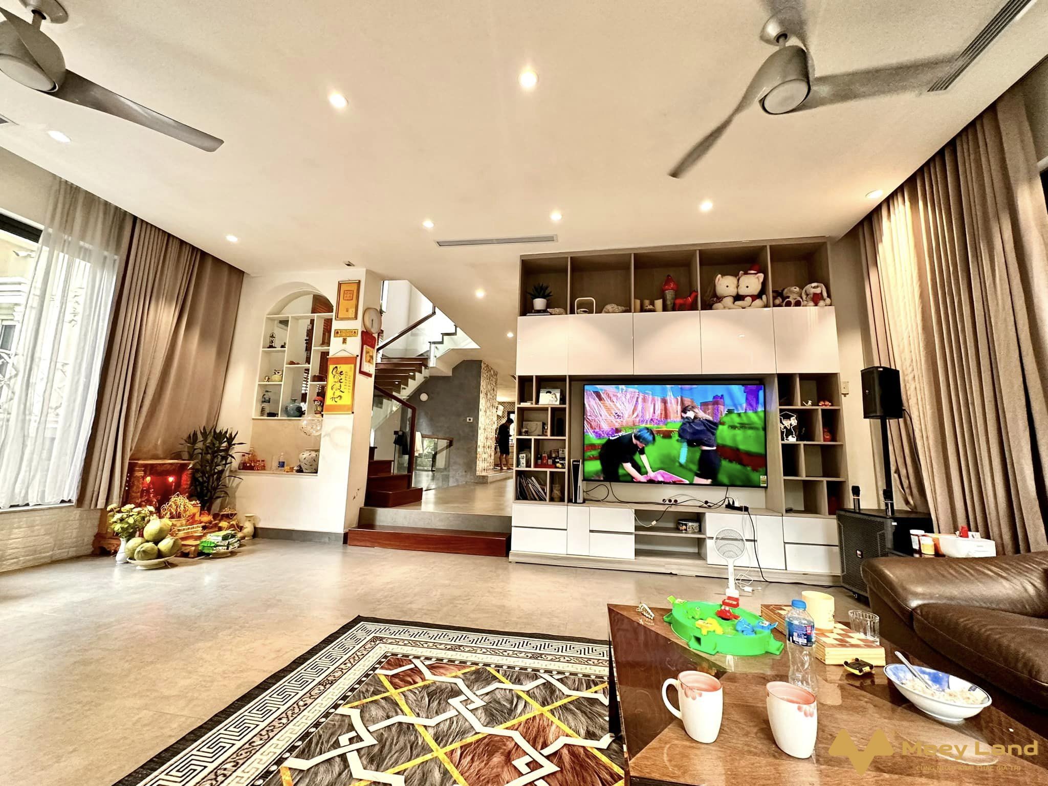 Bán biệt thự Vinhomes Reverside Long Biên, sổ đỏ chính chủ, giá tốt