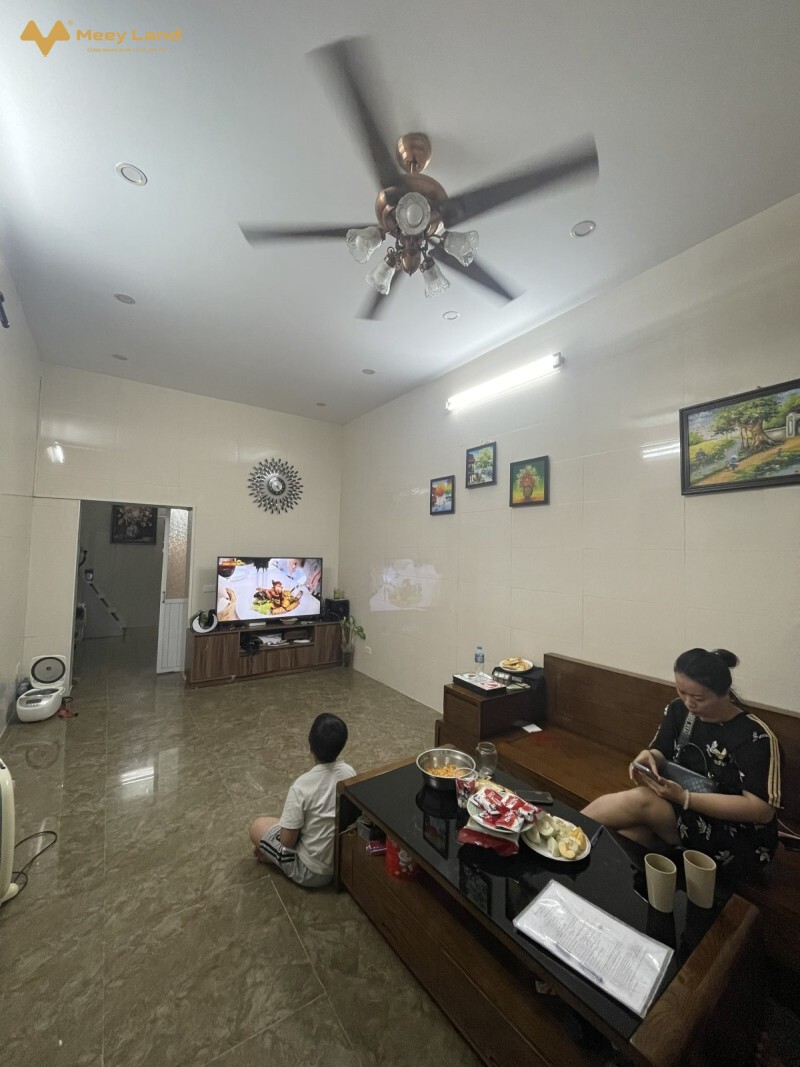 Bán gấp nhà phố Bạch Mai, 70m2, mặt tiền 4,2m, giá 5,2 tỷ