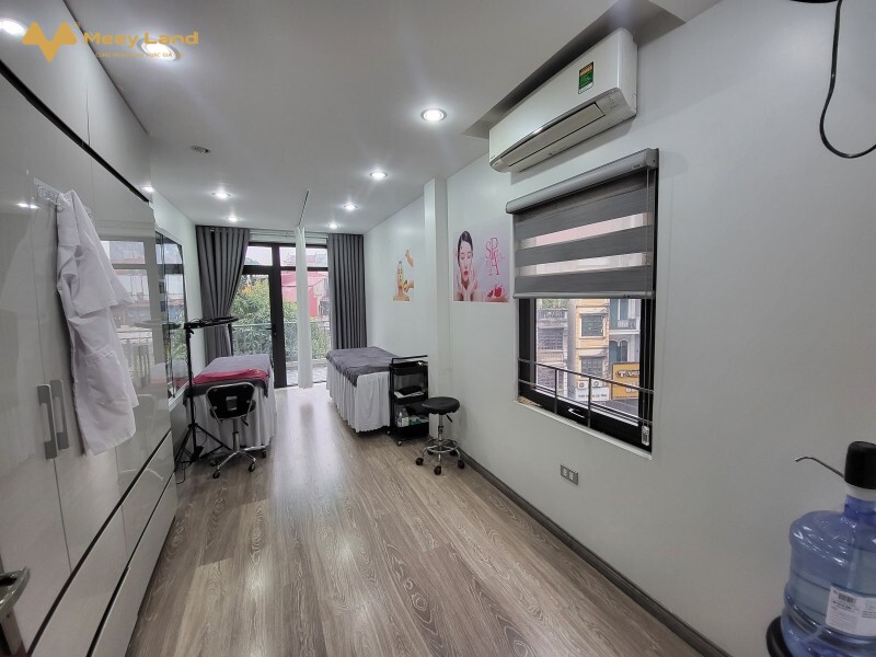 Bán gấp nhà mặt phố Bạch Mai 48m2, 6 tầng, mặt tiền 3m, giá 16,6 tỷ