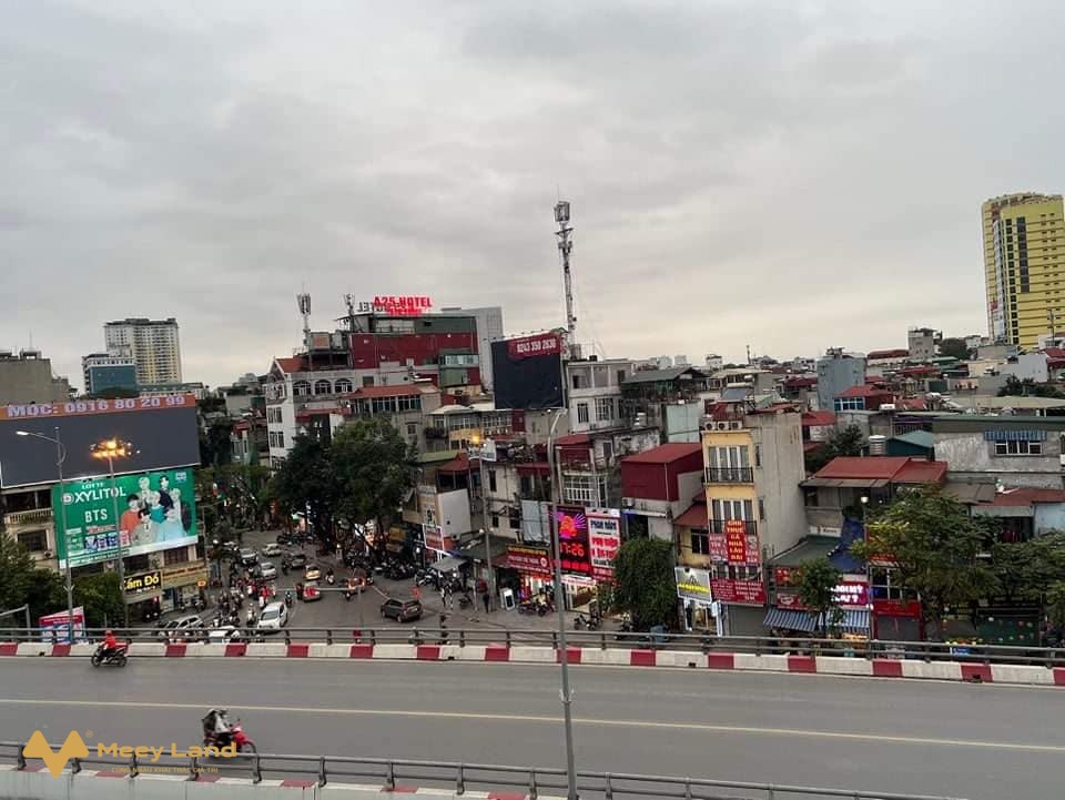 Bán gấp nhà mặt phố Trần Khát Chân, quận Hai Bà Trưng, Hà Nội 70m2, 5 tầng, mặt tiền 6,5m