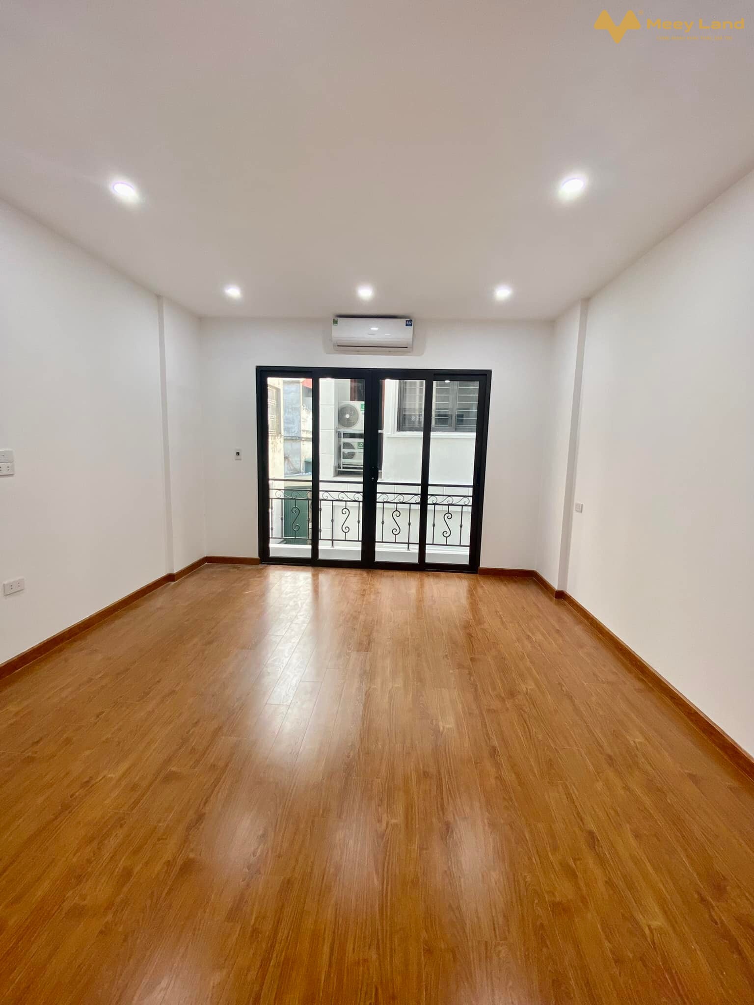 Bán nhà Phương Canh 35m2, 5 tầng, ngõ rộng, ô tô đỗ sát nhà, nội thất đẹp giá mềm