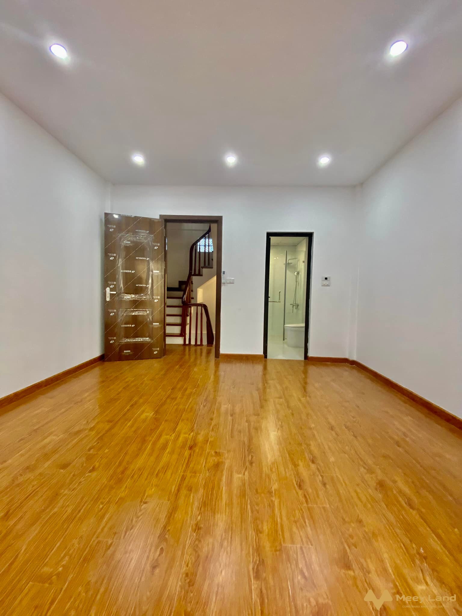 Bán nhà Phương Canh 35m2, 5 tầng, ngõ rộng, ô tô đỗ sát nhà, nội thất đẹp giá mềm