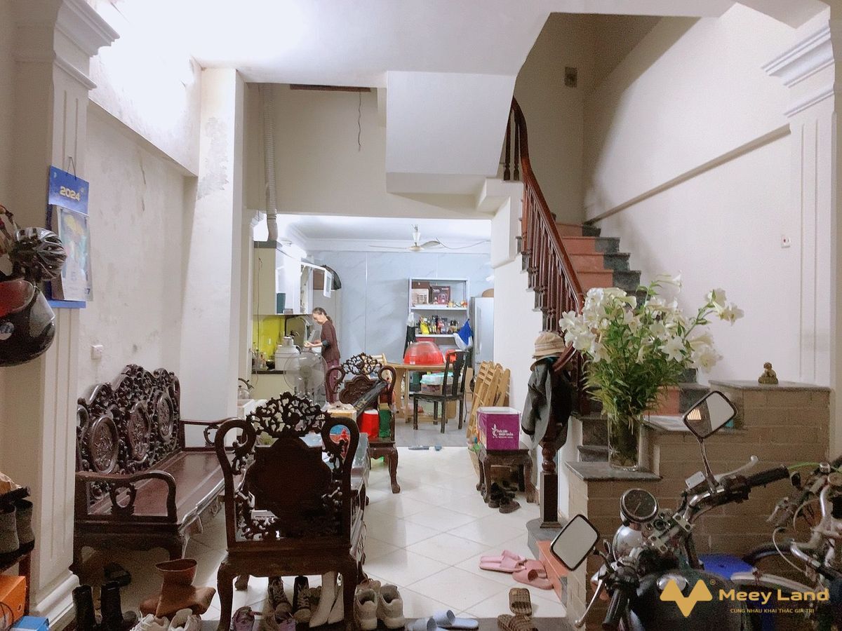 Cần bán gấp nhà phân lô Phạm Tuấn Tài 48m2, 5 tầng, thang máy, vỉa hè kinh doanh, giá 14,15 tỷ