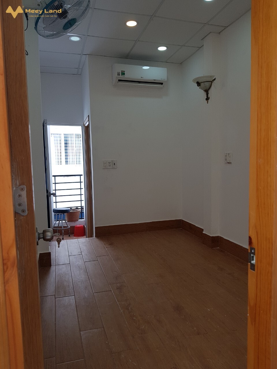 Nhà đẹp rẻ 1 trệt 2 lầu Nguyễn Văn Cừ trung tâm quận 1, Hồ Chí Minh