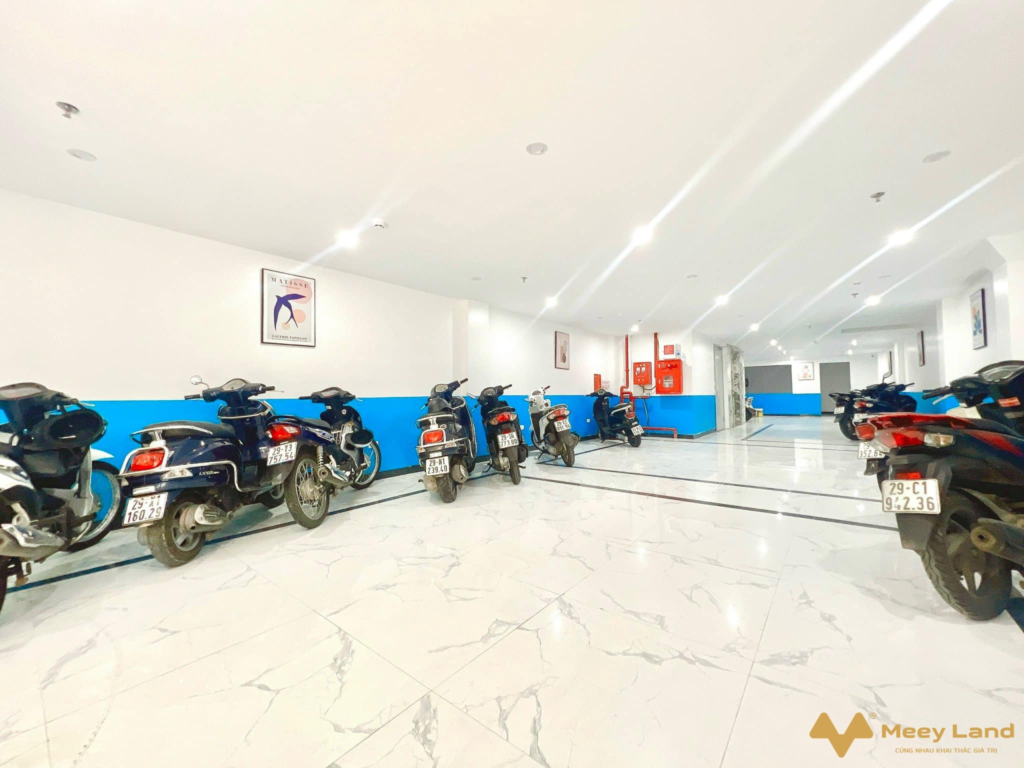 Chung cư mini Nguyễn Ngọc Vũ, 35 phòng full nội thất, cho thuê 200 triệu/ tháng