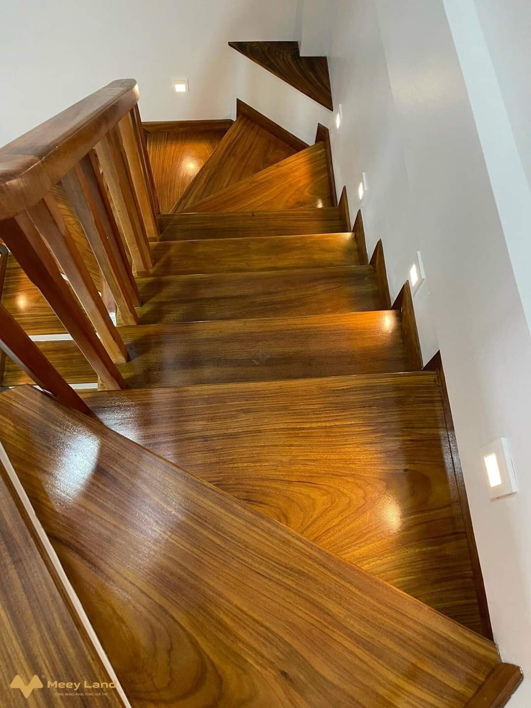 Bán nhà Đại Mỗ 35m2 x 5 tầng, 4 phòng ngủ, ngõ rộng, giá 5.5 tỷ