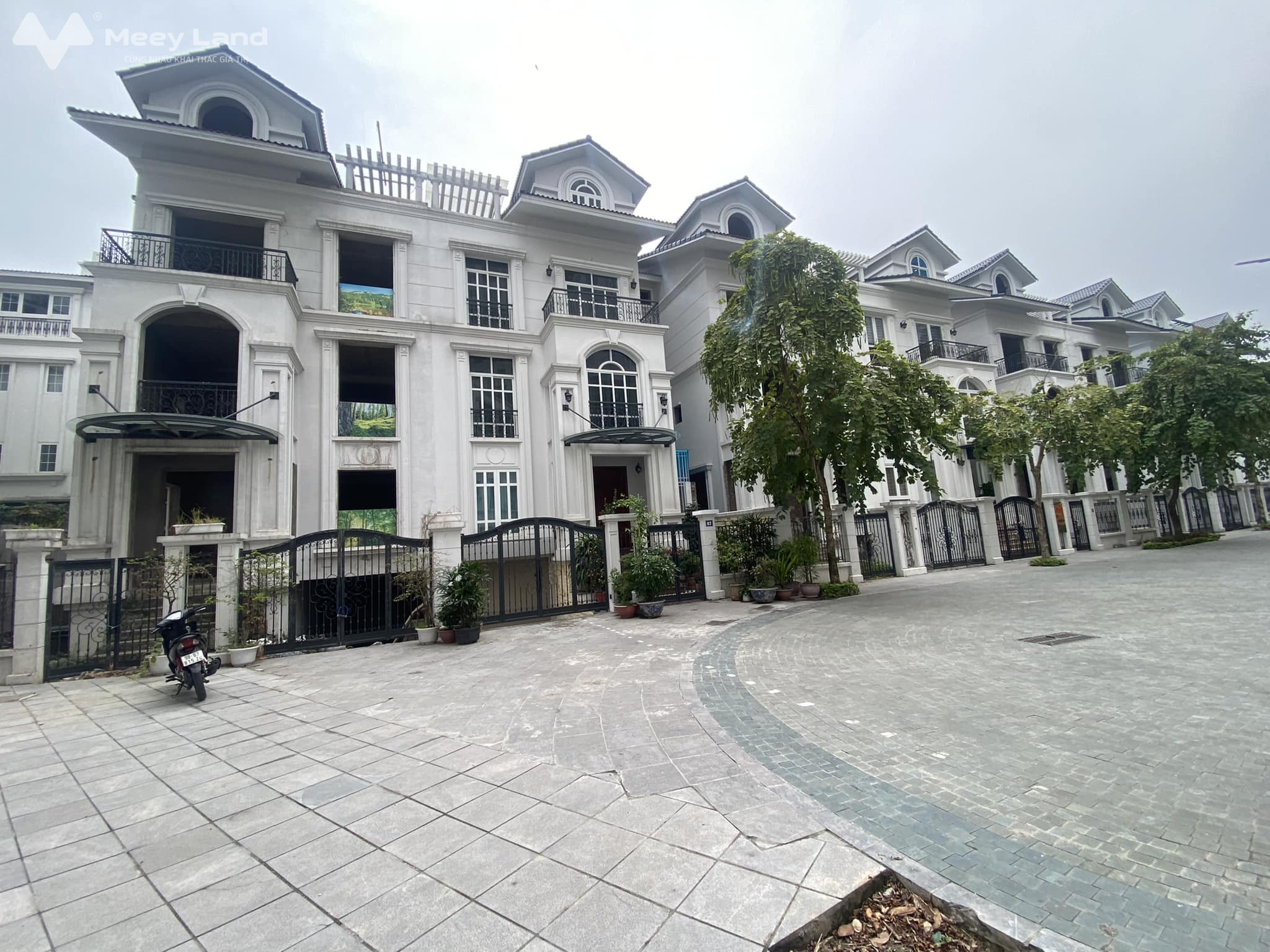 Biệt thự Võ Chí Công, Tây Hồ, thiện chí bán, giá tốt