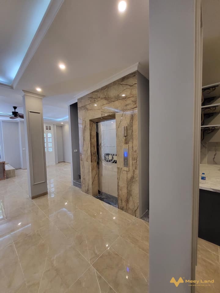 Nhà phố Nguyễn Thị Định, vị trí trung tâm Cầu Giấy, 6 tầng thang máy, có hầm, đẹp long lanh