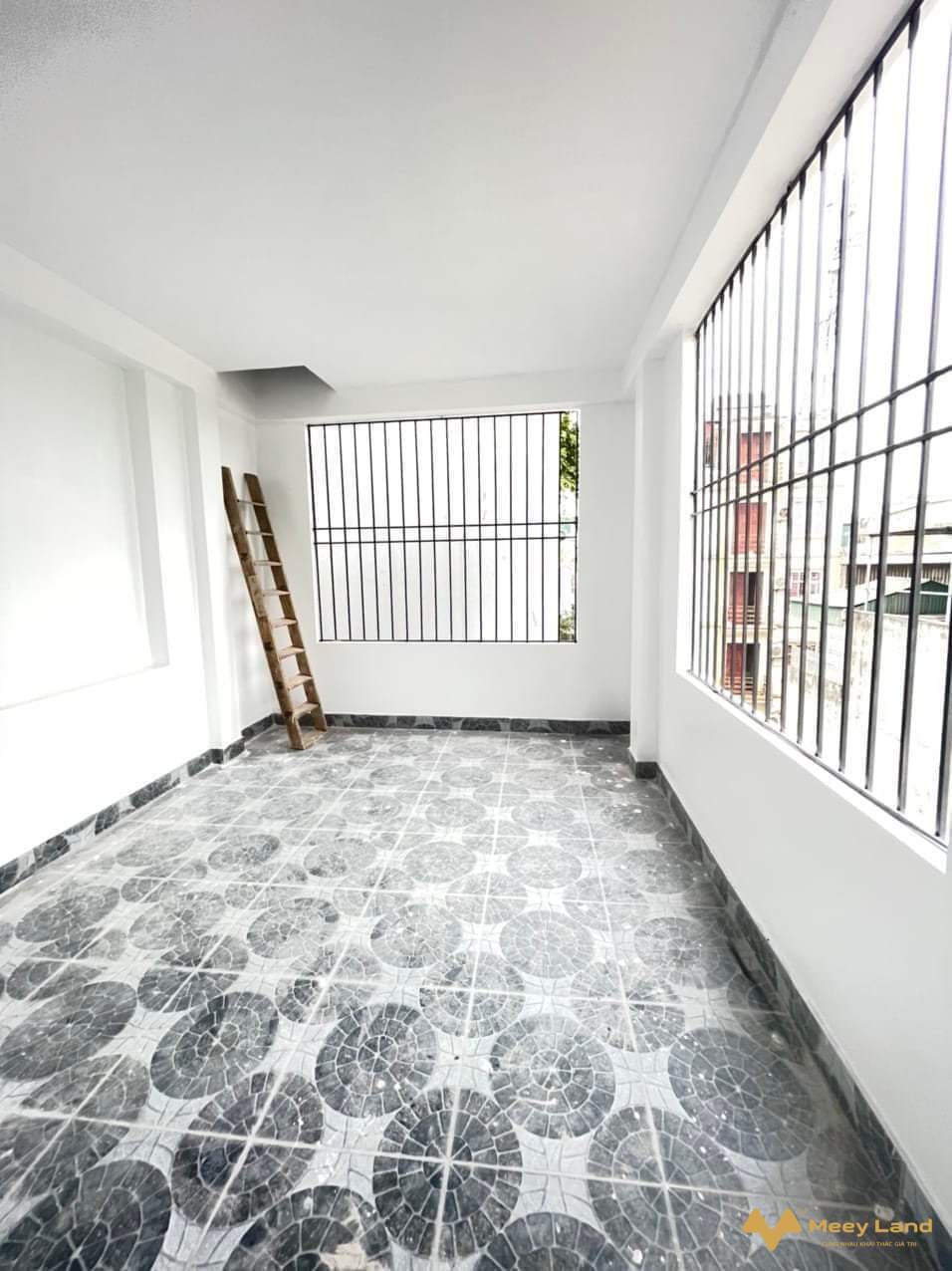 Bán nhà Đại Mỗ gần Tố Hữu, 35m2, 5 tầng, gần đường lớn, tiện ích, giá 5.8 tỷ