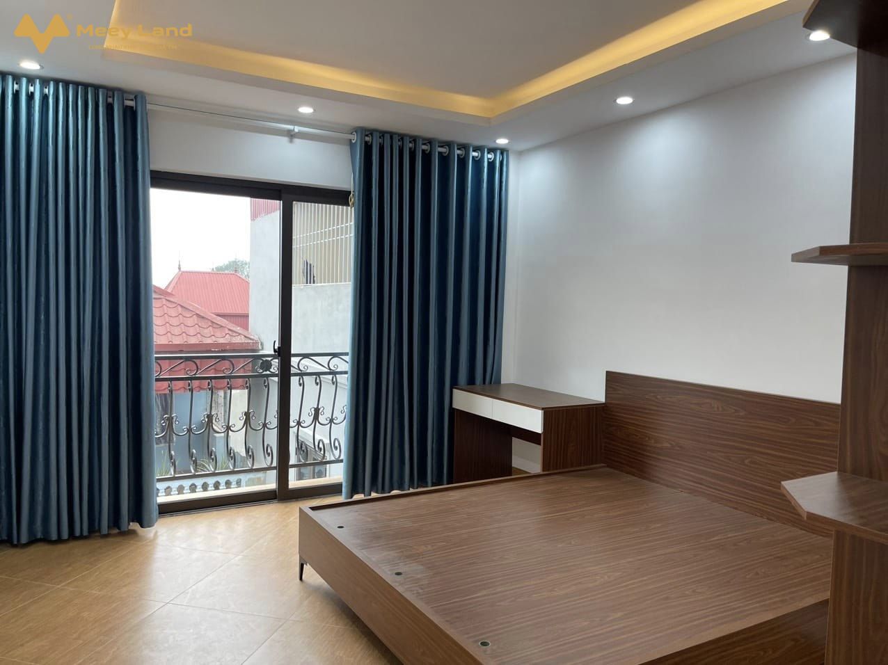 Bán nhà Di Trạch gần đường 32, phố Nhổn, xây 5 tầng, 4 phòng, chỉ 30m đường ô tô đỗ