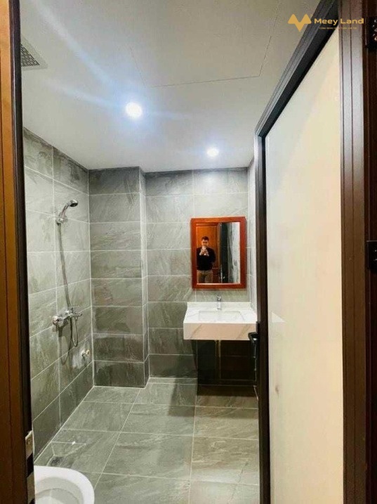 Bán nhà mới Tây Mỗ 34m2, 5 tầng, 4 phòng, nội thất mới, đường lớn giá 5.2 tỷ