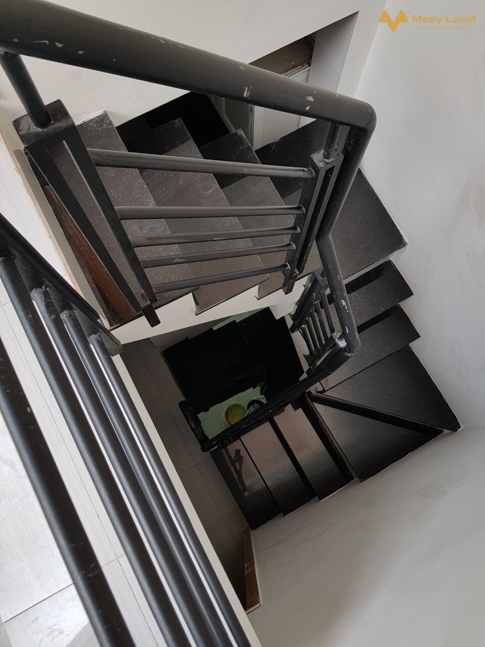 Nhà đẹp rẻ 1 trệt 2 lầu Nguyễn Văn Cừ trung tâm quận 1, Hồ Chí Minh