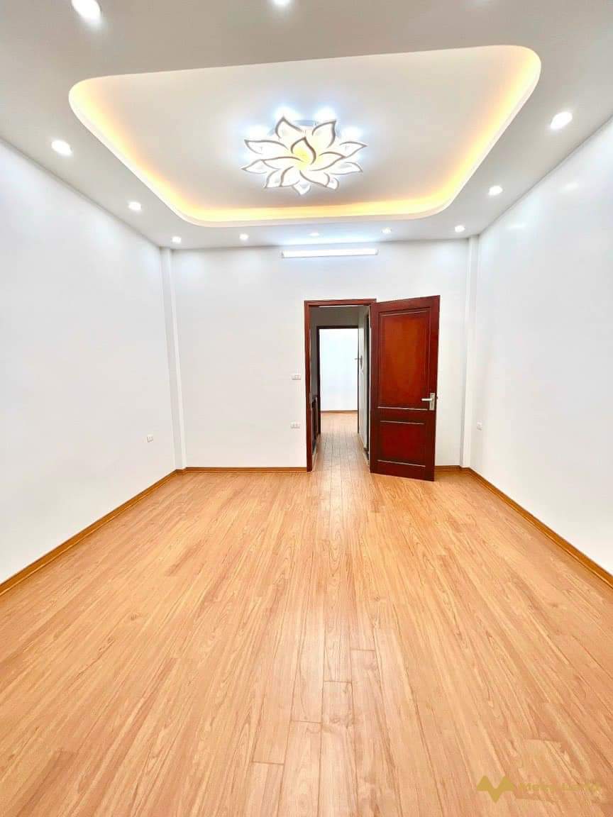 Bán nhà mặt đường An Khánh, kinh doanh, ô tô đỗ cửa 38m2, 5 tầng, full nội thất
