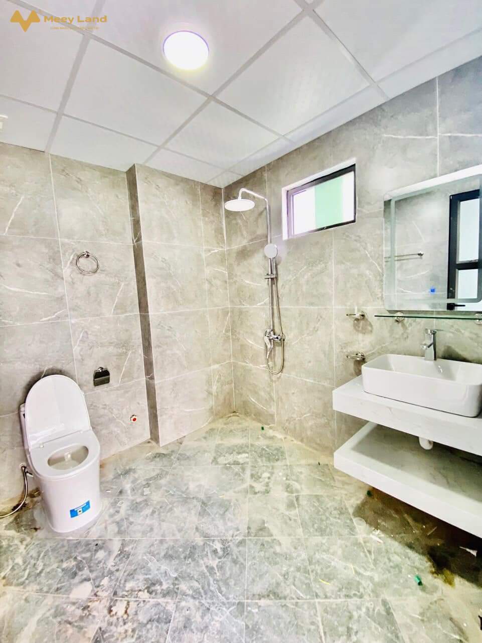 Bán nhà riêng Lai Xá, diện tích 39m2 lệch tầng, mặt tiền rộng, ngõ thông ô tô vào nhà, 200m đến chợ