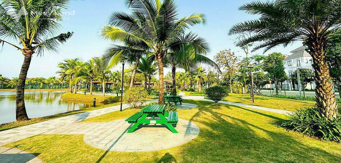 Biệt thự đơn lập mặt hồ Vinhomes Green Villas