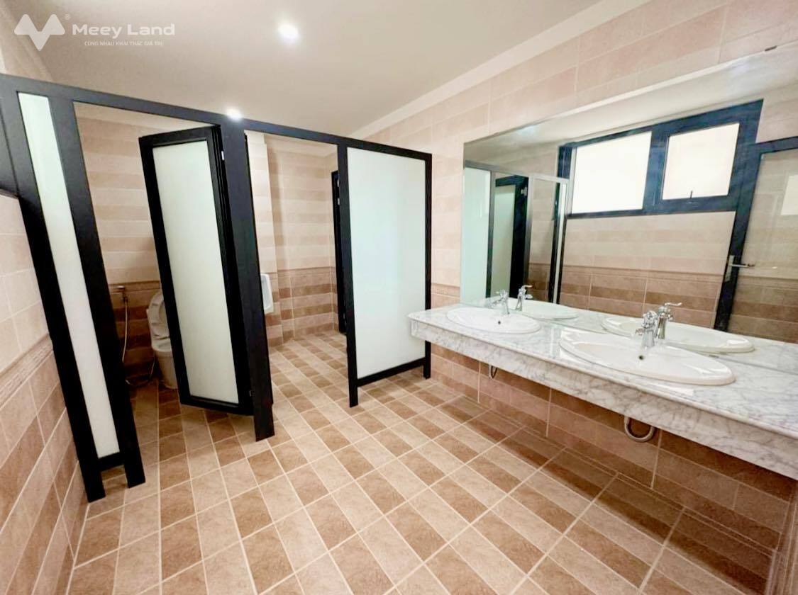 Bán tòa nhà 9 tầng, thang máy mới tinh, mặt phố Quan Hoa, Cầu Giấy