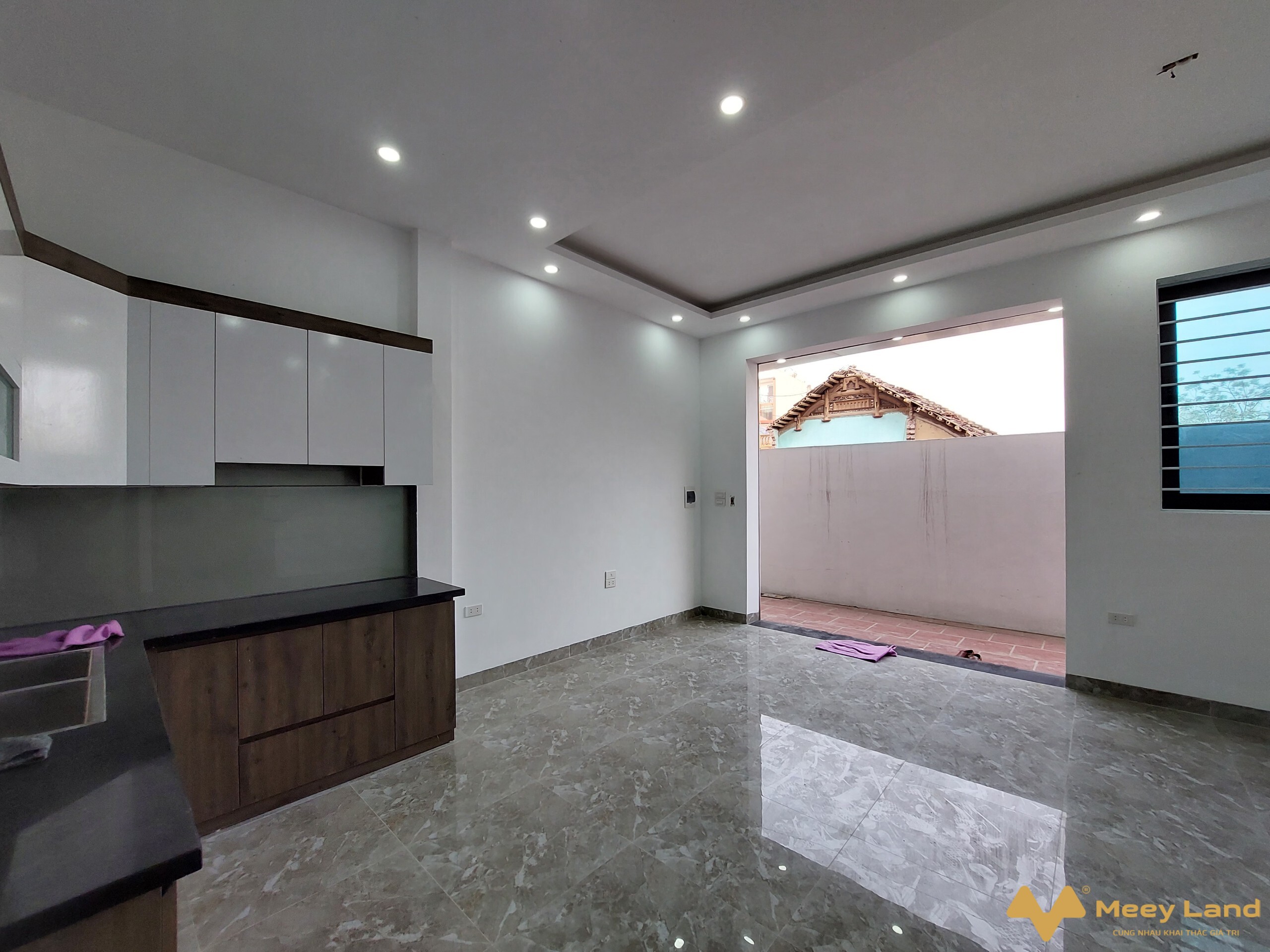 Bán nhà cạnh Quốc Lộ 6, Đồng Mai, 4 tầng, 45m2, mặt tiền rộng 5.6m, giá 2 tỷ