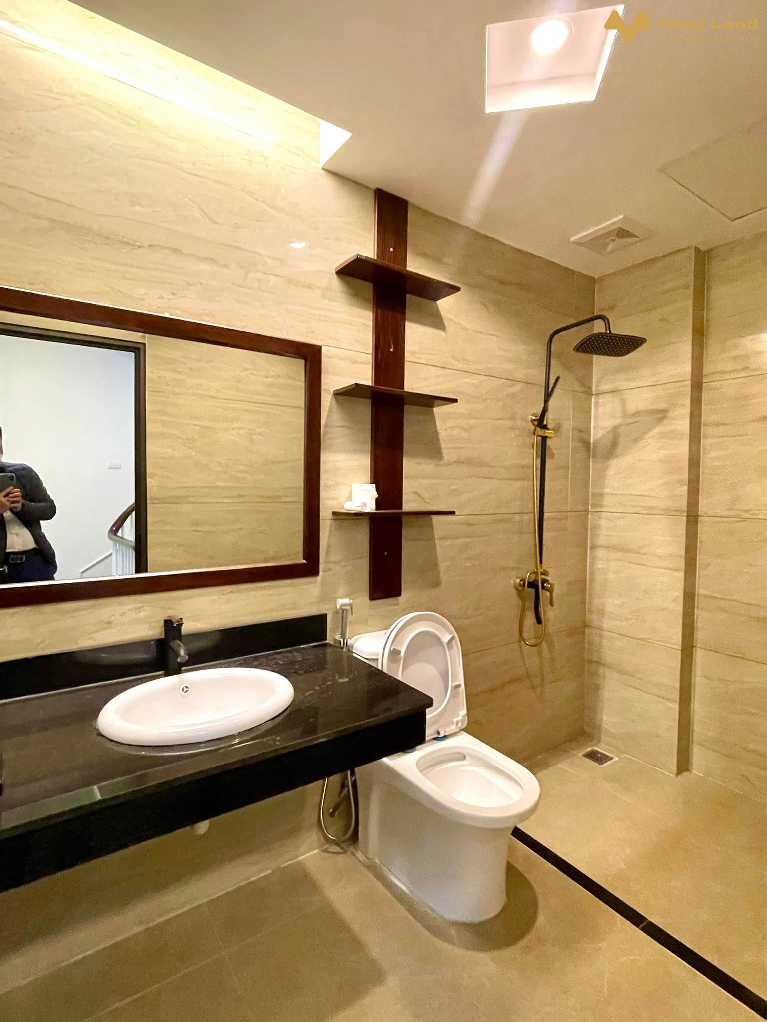 Bán nhà Kim Chung, khu đô thị Hinode, đường 32, xây 5 tầng, nội thất đẹp, giá 4.6 tỷ